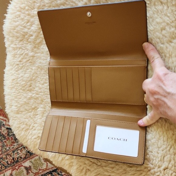 NWT Coach Sandy Beige Color Block Slim Tri-fold Leather Wallet 🤎🎁♥️ - Picture 9 of 16